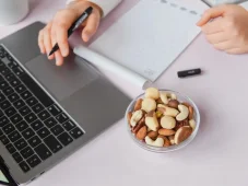 kešu, pekan, mandle, pistácie, makadam, ořechy, oříšky, mix, směs ořechů, zdravé tuky, svět plodů kešu, pekan, mandle, pistácie, makadam, ořechy, oříšky, mix, směs ořechů, zdravé tuky, svět plodů